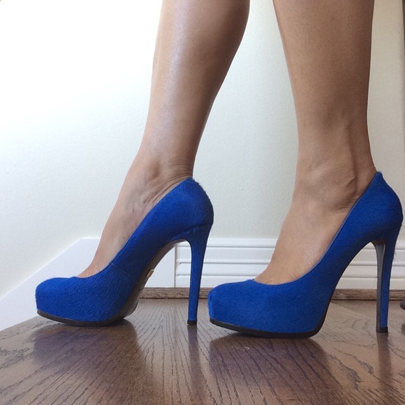 Pour La Victoire Electric Blue Fur Heels - Picture 2 of 9
